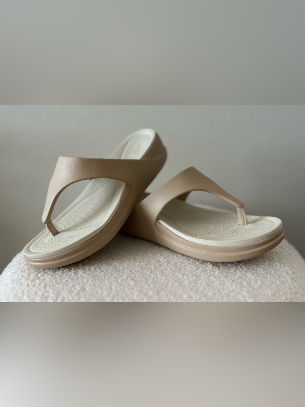 Crocs Women's Boca Wedge Flip Flops / Beige size 9